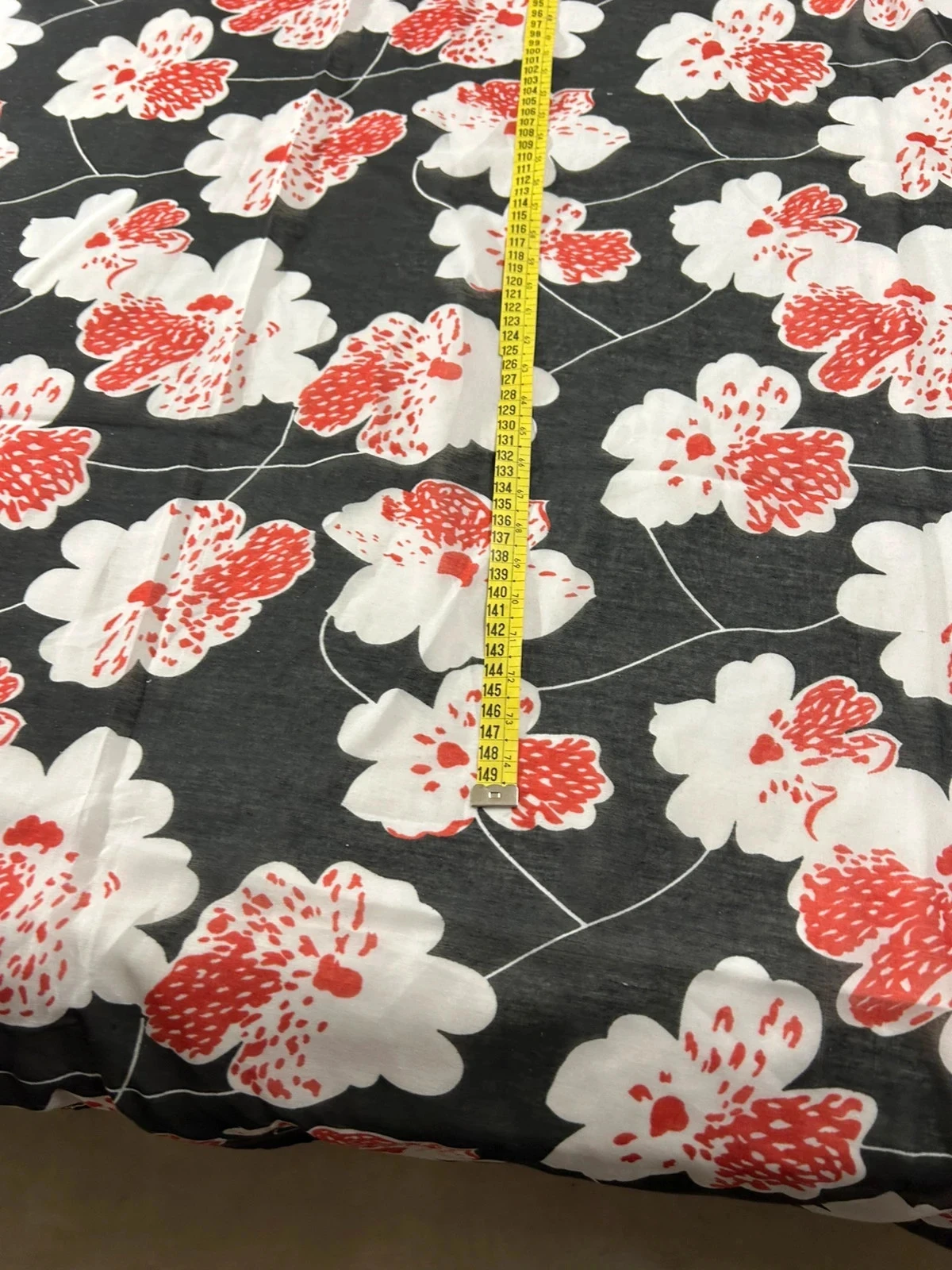 Vintage black plaid tablecloth with floral patterns – photo 5